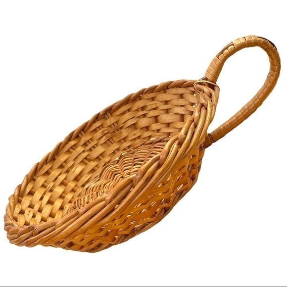 rattan wicker basket with handle, vintage, handmade, about 8 inch diameter, - Picture 1 of 5